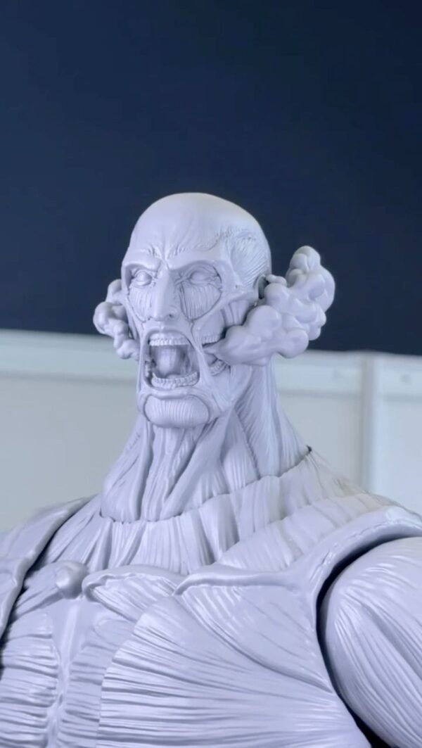 KAIYODO TITAN COLOSAL