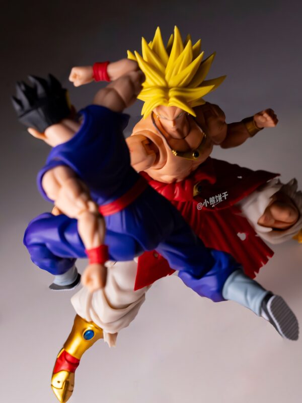 HM Studio  Gohan Adulto + bonus