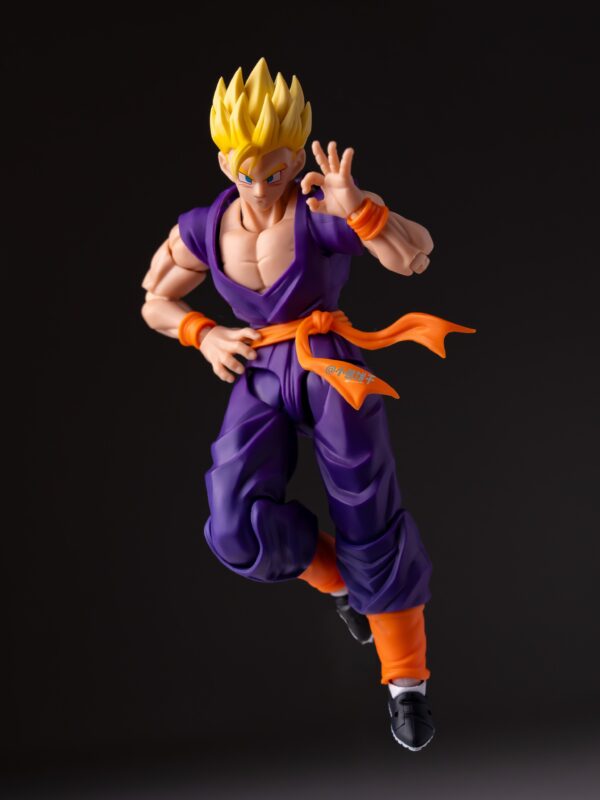 HM Studio  Gohan Adulto